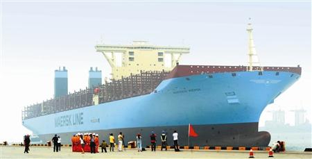 天津港接待世界大集装箱船